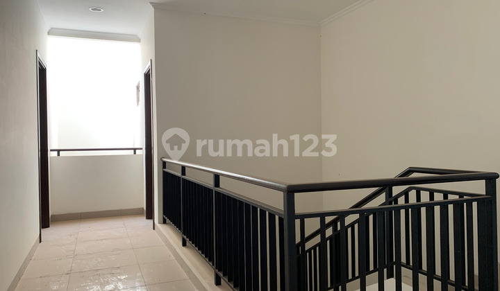 Rumah Cluster Btari Siap Huni Bagus Unfurnished SHM Summarecon Bandung, Bandung 2