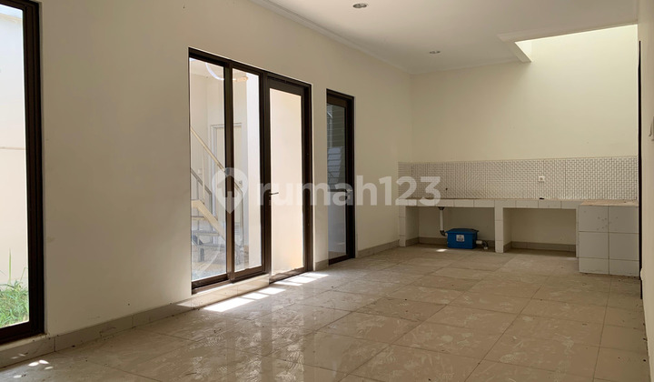 Rumah Cluster Btari Siap Huni Bagus Unfurnished SHM Summarecon Bandung, Bandung