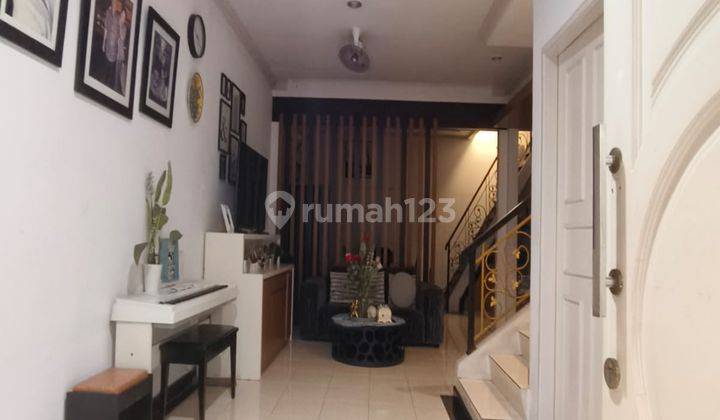 Dijual Rumah Semi Furnished di Malibu, Cengkareng 1