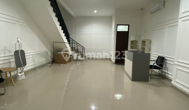 Disewakan Ruko 3 Lantai di Osaka PIK 2. Full Furnish Kantor