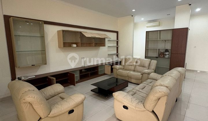 Rumah Siap Huni di Florence PIK1. Full Furnish Rumah Siap Huni di Florence PIK1. Full Furnish