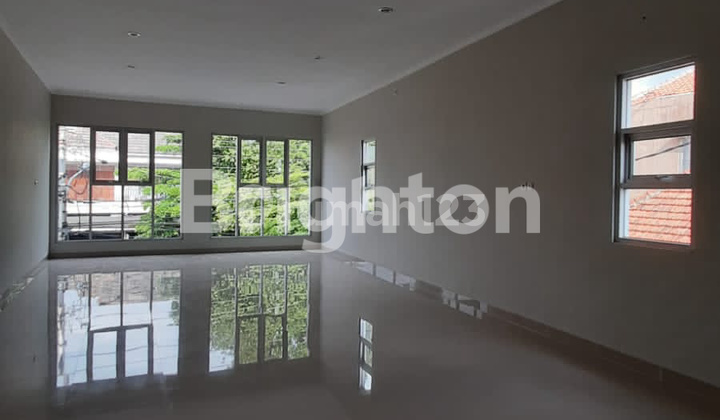 RUKO COMMERCIAL BUILDING, NEW CONSTRUCTION LOCATED IN THE HEART OF SOLO CITY WITH A 6-METER FRONT WIDTH 2