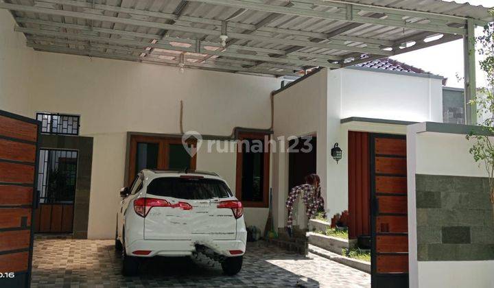 RUMAH 1 LANTAI, DEKAT MASJID AL ZAYED, GILINGAN BANJARSARI SOLO (AT 001) 1