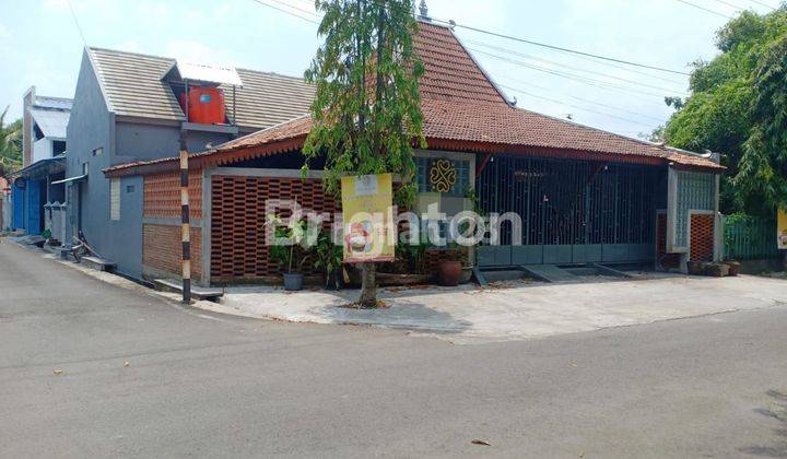 RUMAH JOGLO DESAIN UNTUK WARUNG MAKAN, WEDANGAN, DI AREA NUSUKAN SOLO 1