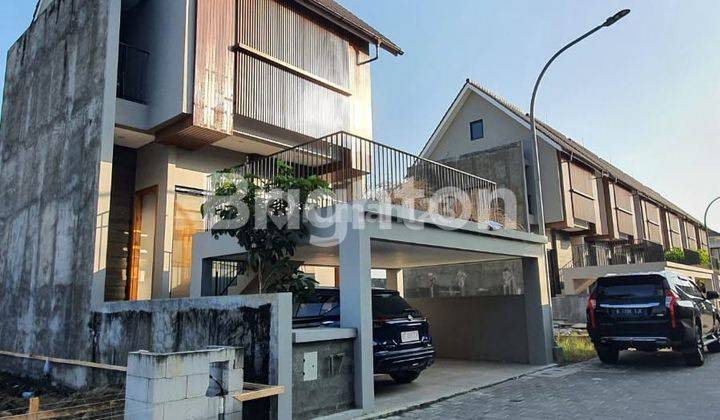 RUMAH MEWAH 2 LT , MODEL JEPANG,  DI PERUMAHAN ELITE CLUSTER ONE GATE, COLOMADU,  SOLO 2