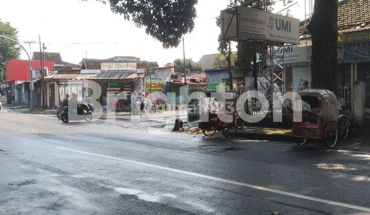 TANAH + BANGUNAN PINGGIR JALAN RAYA TENGAH KOTA SOLO, DEKAT HOTEL SWISS BELIN DAN PUSAT BATIK.LAWEYAN 1