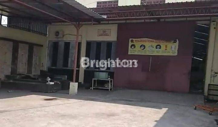 GUDANG BERLANTAI KERAMIK DI AREA PERGUDANGAN SUKOHARJO 2