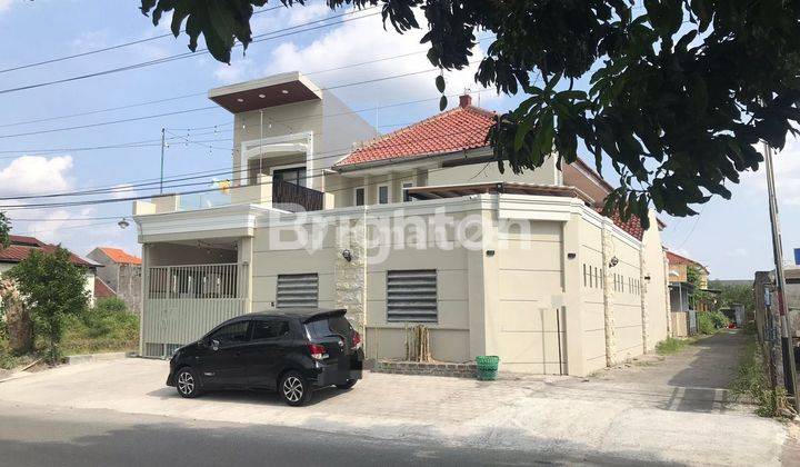 RUMAH MEWAH 2 LANTAI SEMI FURNISHED COLOMADU 1