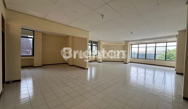 Ruko 3 Lantai , Tengah Kota Solo , Di Area Perdagangan 2