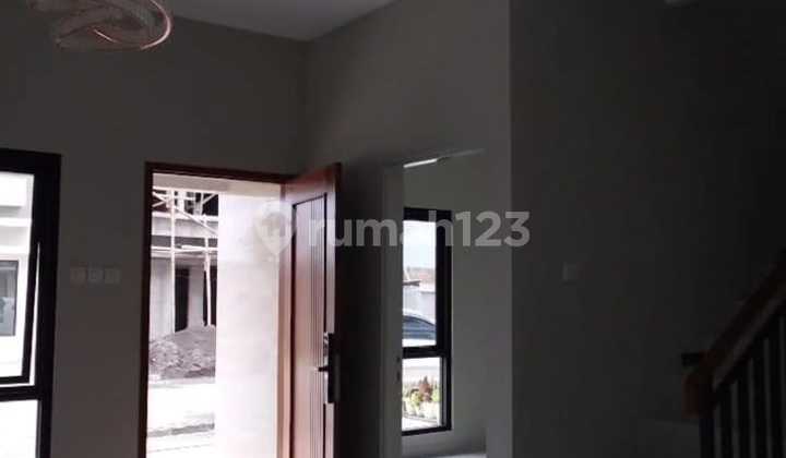 Rumah 2 Lantai Dengan Carport 2 Mobil, Cluster One Gate System, Cctv & Security 24 Jam Smart Home System ( Smart Door Lock, Cctv, Plug In Ac, Akses Internet ) 2
