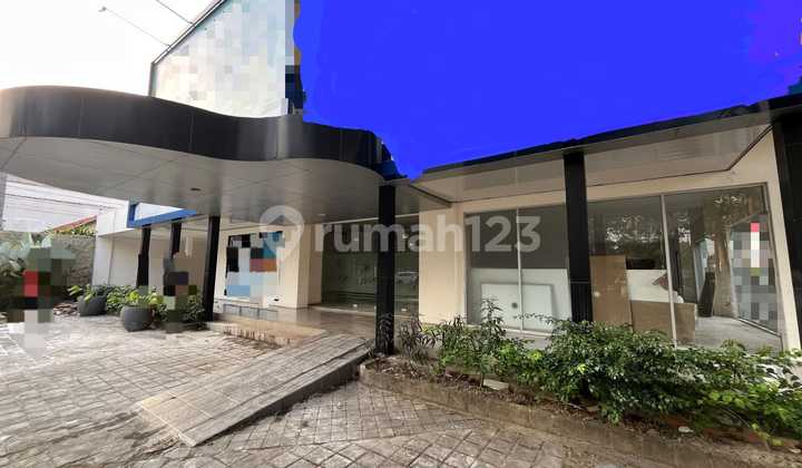 Ruko ( Ruang Usaha ) 1 Lantai di Tepi Jalan Raya Ramai Dekat Stadion Manahan Solo ( Dekat Pintu Tol ), Area Parkir Luas Ruko ( Ruang Usaha ) 1 Lantai di Tepi Jalan Raya Ramai Dekat Stadion Manahan Solo ( Dekat Pintu Tol ), Area Parkir Luas