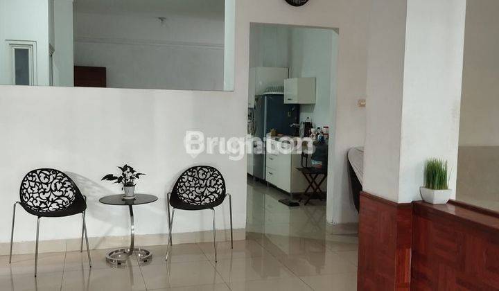 RUMAH 3 LANTAI TENGAH KOTA SOLO LUAS TANAH 414 m2 LUAS BANGUNAN 650 m2 1