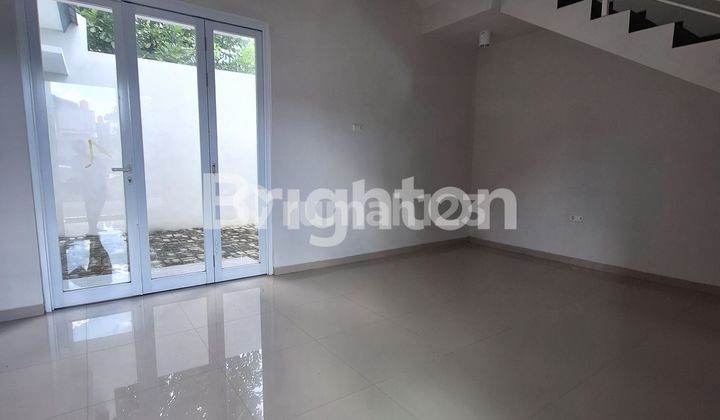 RUMAH CLUSTER 2 LANTAI DESIGN MINIMALIS  MODERN TENGAH KOTA SOLO  2