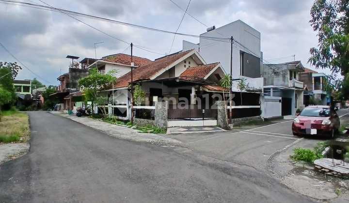 Rumah Hook Minimalis Sederhana Area Banyuanyar, Banjarsari, Solo 2