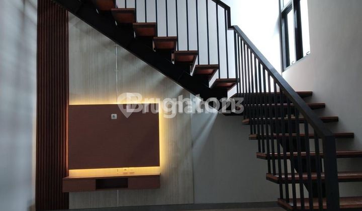 RUMAH MEWAH 1,5 LANTAI SOLO BARU DENGAN PAGAR CUTTING LASER MINIMALIS MODERN 2