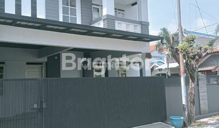 RUMAH 2 LANTAI MINIMALIS MODERN TENGAH KOTA SOLO BERPAGAR MINIMALIS DENGAN BALKON DI LANTAI 2 1