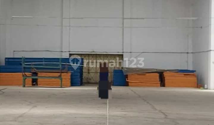 Warehouse on the Highway Side Accessible for 40-Foot Containers (Near Toll Gate)