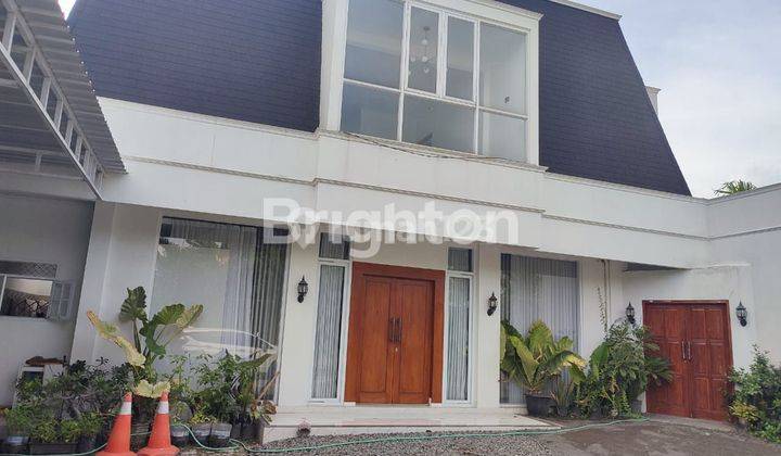 RUMAH 2 LANTAI MINIMALIS MODERN TENGAH KOTA SOLO  + SWIMMING POOL ( FULLY FURNISHED ) 1