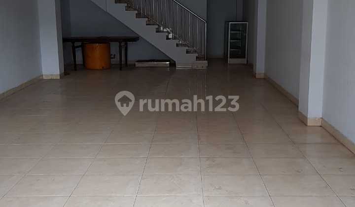 Mayjend Sungkono shop house in the city center of Surabaya 2