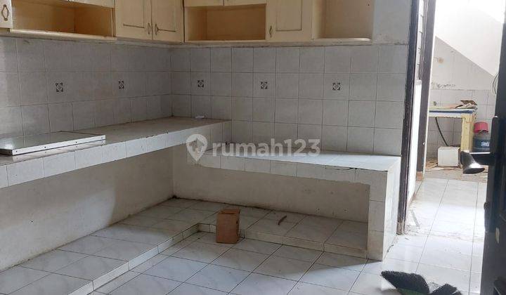 Dijual Rumah Surabaya Timur Dharmahusada Mas Semi Furnished 2