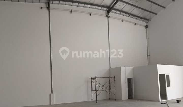 Gudang industri siap pakai di dekat pintu tol Driyorejo Gresik