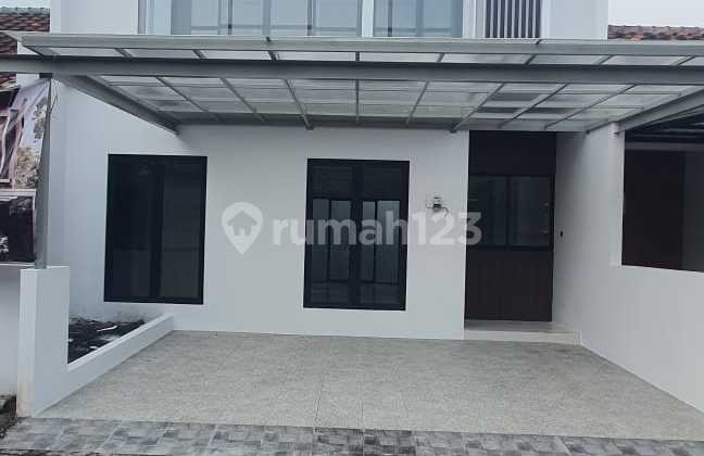 For Sale House West Surabaya in Citraland North