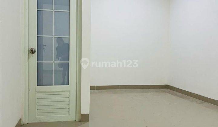 Rumah 2 Lantai, 3 Kamar Tidur, Baru, di Cempaka Putih, Jakarta Pusat 2