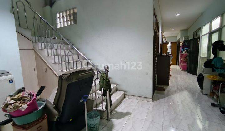 Rumah di Ketapang Jakarta Pusat, garasinya bisa untuk 7 mobil 1