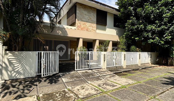 Rental House with Swimming Pool & Roof Top in Kuningan area, South Jakarta Rental House with Swimming Pool & Roof Top in Kuningan area, South Jakarta