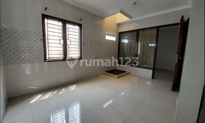 For Sale House in Premier Riviera 2
