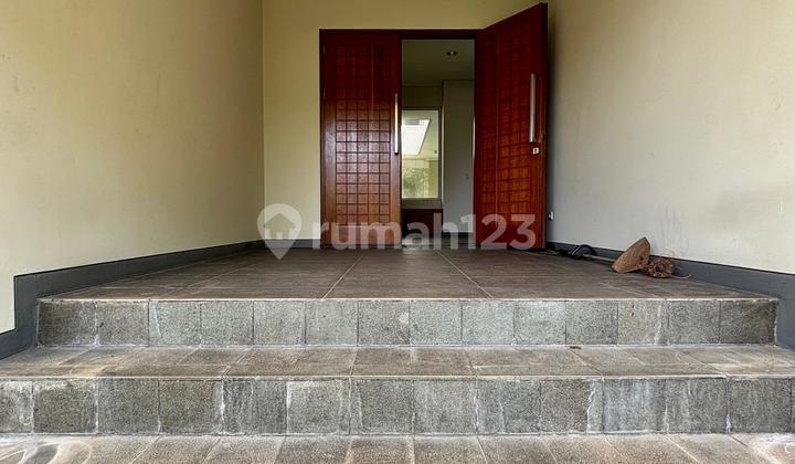 Rental House with Swimming Pool & Rooftop in Kuningan area Rental House with Swimming Pool & Rooftop in Kuningan area