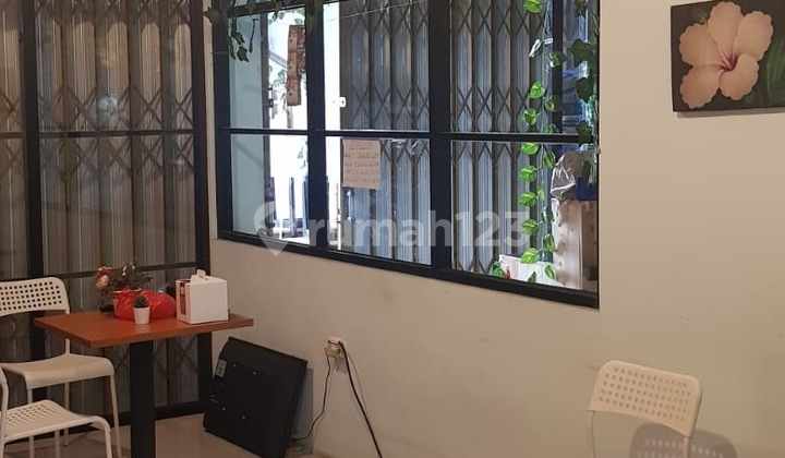 Dijual Rumah Tempat Usaha di Swasembada