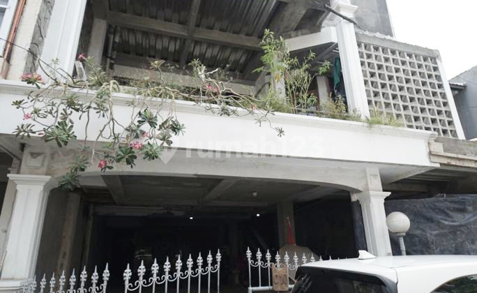 For Sale 3-Story Boarding House in Kelapa Gading 1