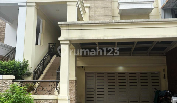 For Sale 3-Story House 3 BR in Danau Sunter, North Jakarta