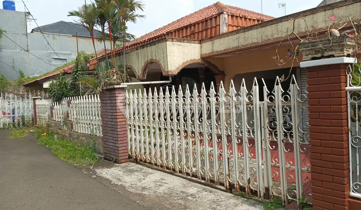 Dijual Rumah Tua di Rawamangun Lokasi Bebas Banjir - Harga Nego! Dijual Rumah Tua di Rawamangun Lokasi Bebas Banjir - Harga Nego!