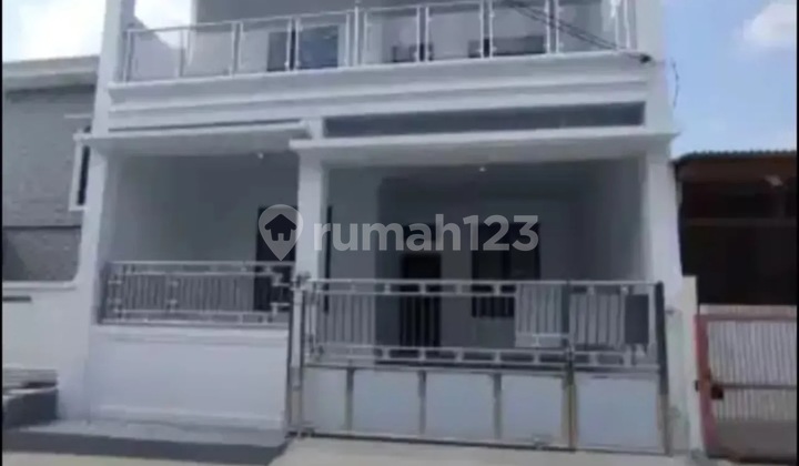Dijual Rumah di Harapan Indah - Lokasi Strategis 2