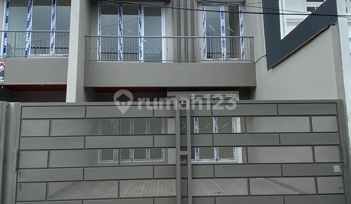 RUMAH 2 LANTAI DI MELATI MAS, TANGERANG SELATAN, BANTEN