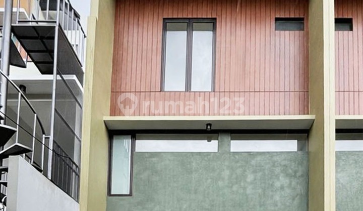 For Sale House in Strategic Location at Kelapa Gading