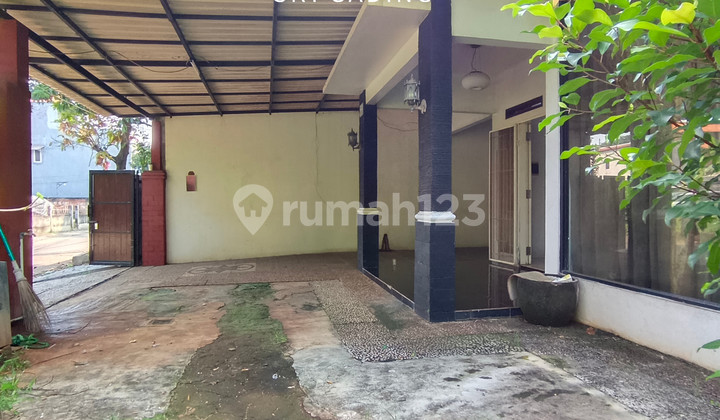 For Quick Sale: 1.5-Story House by the Main Road in Harapan Baru Regency. 2