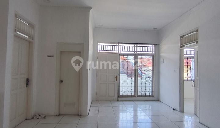 Dijual Rumah Pulo Asem Lokasi Strategis - Harga Nego ! 2