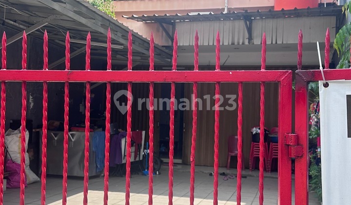Dijual Rumah Tempat Usaha di Swasembada 2