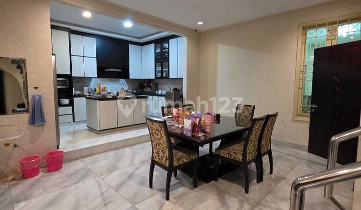 Rumah Cantik Posisi Hook - Lokasi Strategis di Tanjung Priok!