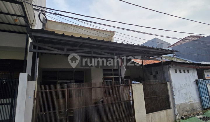 2-Storey House in Duri Kepa, Kebon Jeruk, West Jakarta