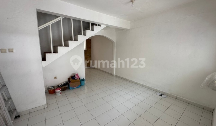 Standard House for Rent in Kelapa Gading - Strategic Location