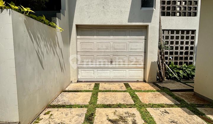 Rental House with Swimming Pool & Rooftop in Kuningan area Rental House with Swimming Pool & Rooftop in Kuningan area