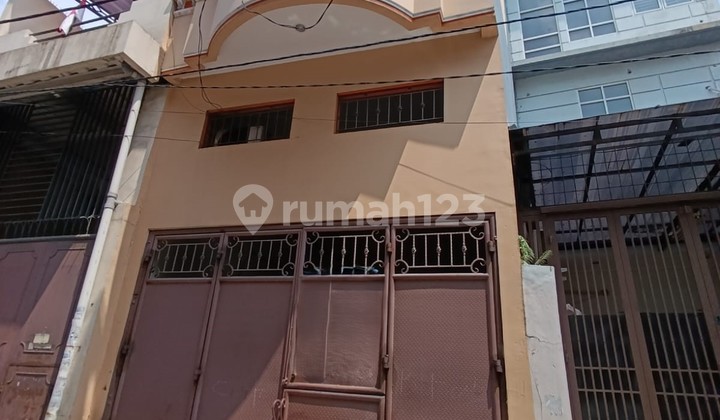 4.5-STORY SHOPHOUSE IN JEMBATAN LIMA, WEST JAKARTA 2