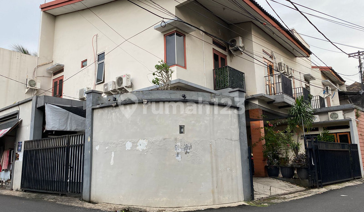 For Sale House + Boarding Rooms in Pasar Minggu 2