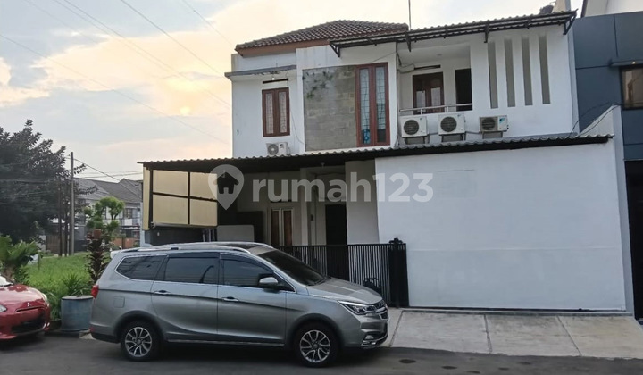 Rumah 3 Lantai di Mekar Raharja, Bandung - Harga Nego!