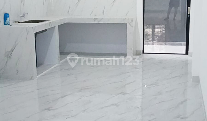 Dijual Rumah di Harapan Indah - Lokasi Strategis