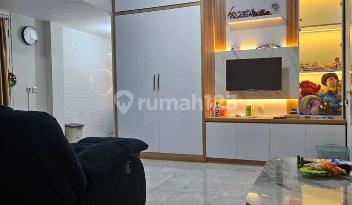 Dijual Rumah 2 Lantai di Raffles Hills - Harga Nego Tipis! 2